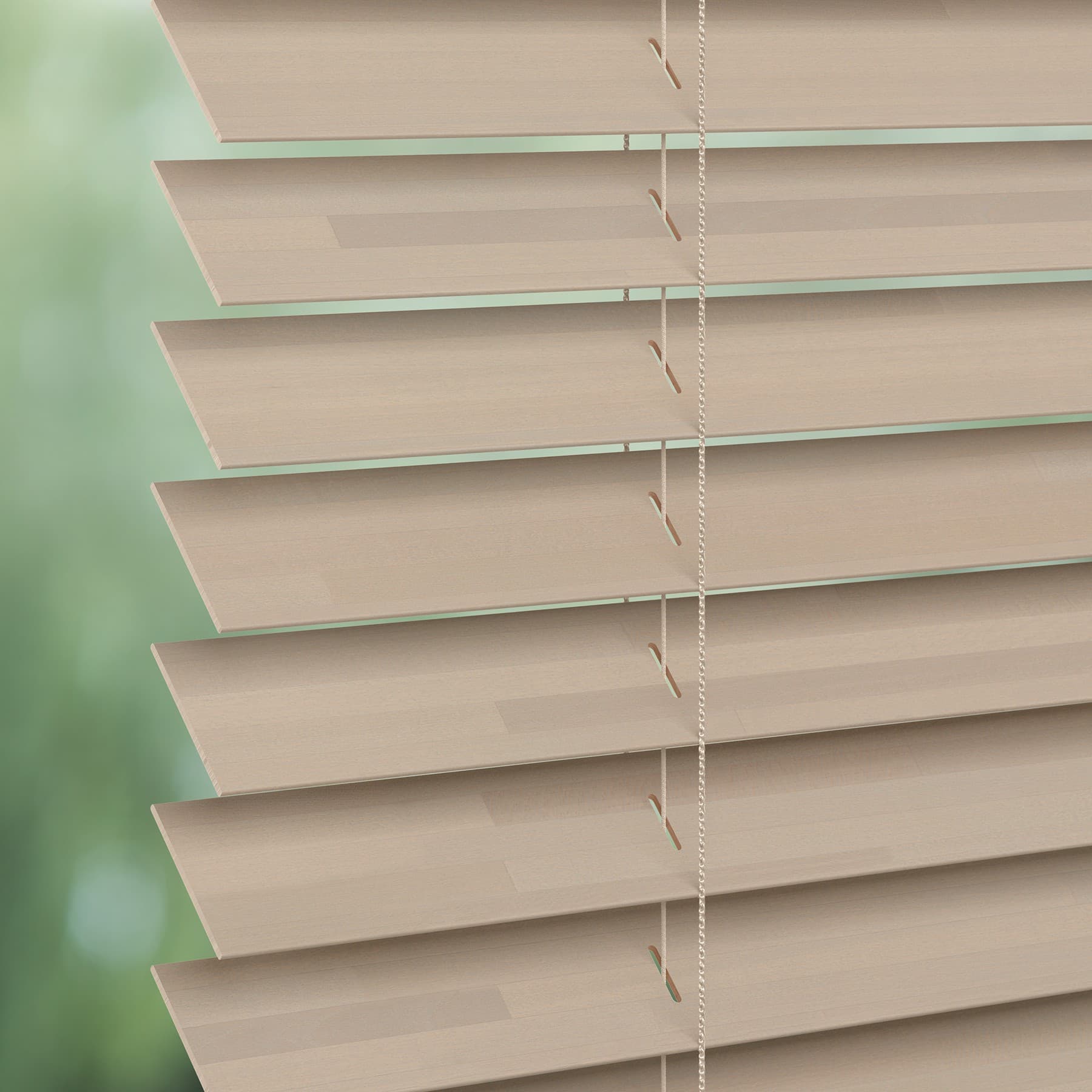 Robust 8334 Wood Venetians