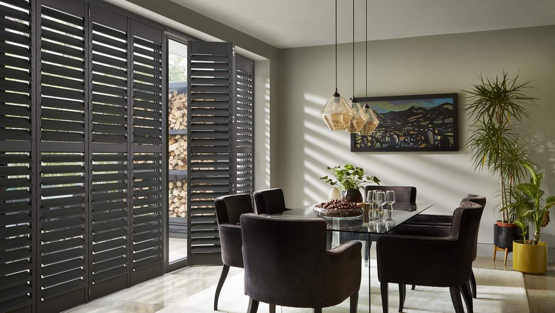 zwarte Shutters