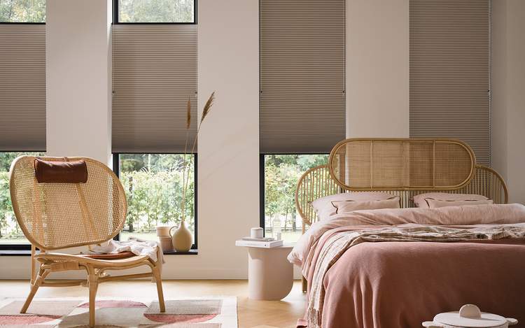 Luxaflex® Duette® Shades Top-Down/Bottom-Up in de slaapkamer