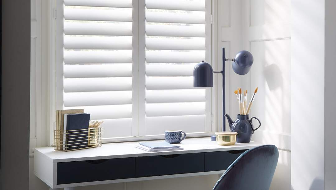 Raamdecoratie home office - Witte Shutters