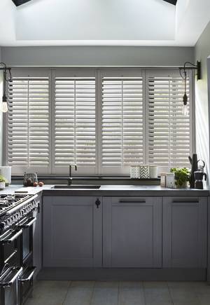 Luxaflex® keukenshutters in imitatiehout