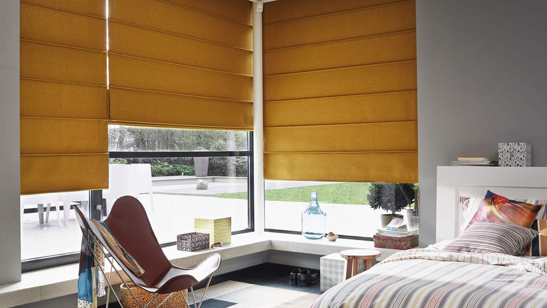 Luxaflex® Vouwgordijnen in slaapkamer