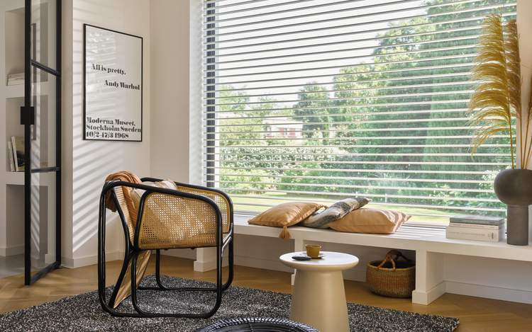 Witte raamdecoratie - Luxaflex® Silhouette® Shades