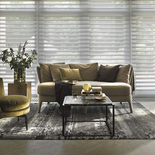 Luxaflex® Shades in de woonkamer