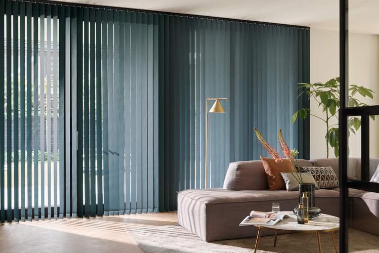 Les lignes verticales dans votre intérieur : pourquoi et comment les utiliser ?